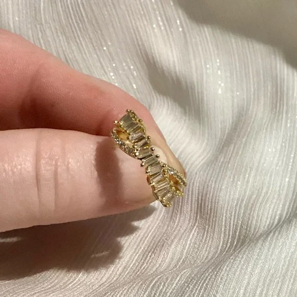 - 💄10k Gold Vermeil baguette CZ DiamondCrisscross  band - Picture 14 of 17